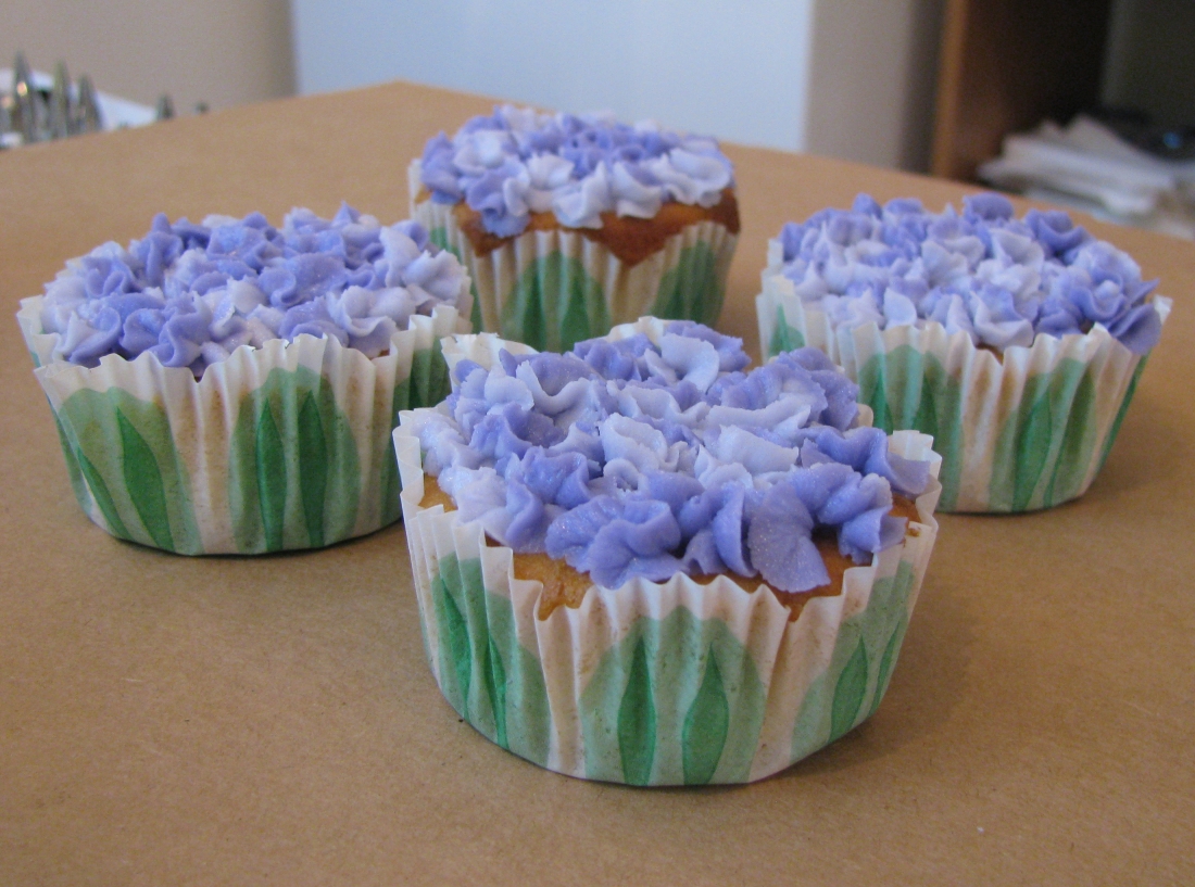 Hydrangea Cupcakes — full-size photo